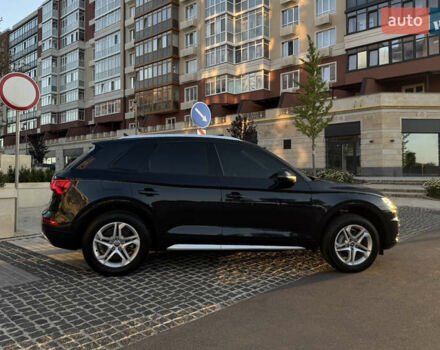 Сірий Ауді Ку 5, об'ємом двигуна 2 л та пробігом 160 тис. км за 21400 $, фото 3 на Automoto.ua