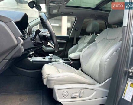 Сірий Ауді Ку 5, об'ємом двигуна 2 л та пробігом 100 тис. км за 29500 $, фото 15 на Automoto.ua