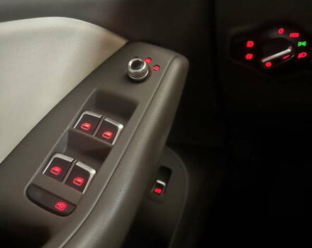 Серый Ауди Ку 5, объемом двигателя 1.98 л и пробегом 195 тыс. км за 18500 $, фото 26 на Automoto.ua