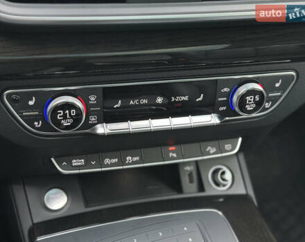 Сірий Ауді Ку 5, об'ємом двигуна 2 л та пробігом 99 тис. км за 27300 $, фото 25 на Automoto.ua