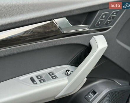 Сірий Ауді Ку 5, об'ємом двигуна 2 л та пробігом 99 тис. км за 27300 $, фото 14 на Automoto.ua