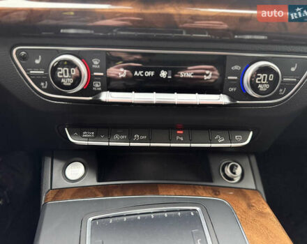 Серый Ауди Ку 5, объемом двигателя 2 л и пробегом 169 тыс. км за 25300 $, фото 12 на Automoto.ua