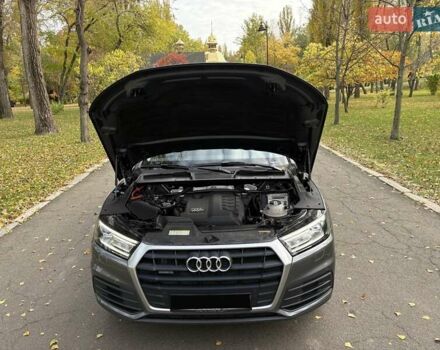 Ауди Ку 5 2017 в Киеве на Automoto.ua Серый Ауди Ку 5, объемом двигателя 1.97 л и пробегом 190 тыс. км за 26500 $, фото 40 на Automoto.ua