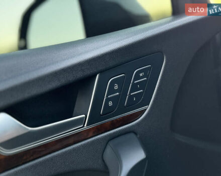 Серый Ауди Ку 5, объемом двигателя 1.98 л и пробегом 169 тыс. км за 25300 $, фото 26 на Automoto.ua