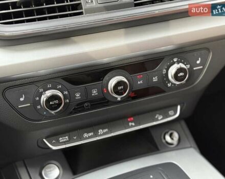 Ауди Ку 5 2017 в Киеве на Automoto.ua Серый Ауди Ку 5, объемом двигателя 1.97 л и пробегом 190 тыс. км за 26500 $, фото 50 на Automoto.ua