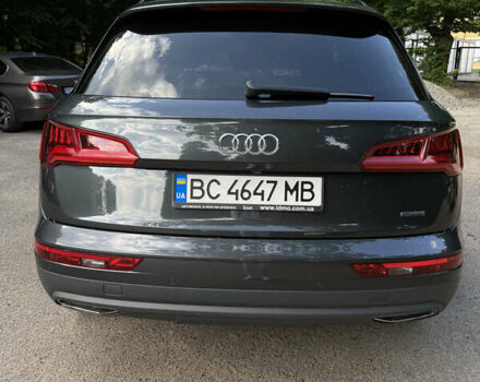 Серый Ауди Ку 5, объемом двигателя 1.97 л и пробегом 108 тыс. км за 36200 $, фото 6 на Automoto.ua