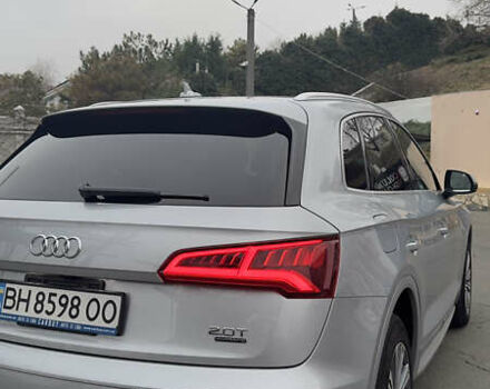 Серый Ауди Ку 5, объемом двигателя 1.98 л и пробегом 203 тыс. км за 25000 $, фото 4 на Automoto.ua