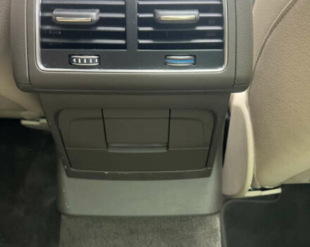 Серый Ауди Ку 5, объемом двигателя 1.98 л и пробегом 195 тыс. км за 18500 $, фото 21 на Automoto.ua