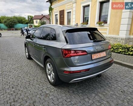 Серый Ауди Ку 5, объемом двигателя 1.98 л и пробегом 128 тыс. км за 21777 $, фото 4 на Automoto.ua