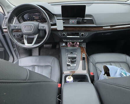 Серый Ауди Ку 5, объемом двигателя 1.98 л и пробегом 203 тыс. км за 25000 $, фото 13 на Automoto.ua