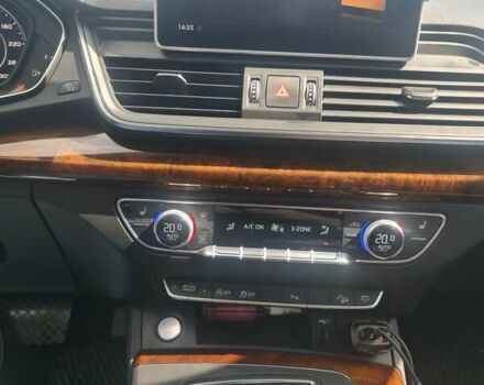 Серый Ауди Ку 5, объемом двигателя 2 л и пробегом 110 тыс. км за 25999 $, фото 1 на Automoto.ua