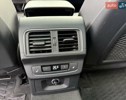 Сірий Ауді Ку 5, об'ємом двигуна 2 л та пробігом 123 тис. км за 26500 $, фото 16 на Automoto.ua