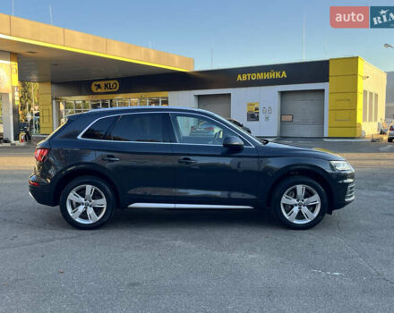 Серый Ауди Ку 5, объемом двигателя 1.98 л и пробегом 110 тыс. км за 25000 $, фото 7 на Automoto.ua