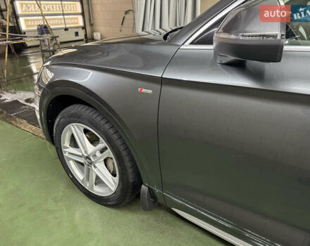 Серый Ауди Ку 5, объемом двигателя 1.97 л и пробегом 131 тыс. км за 35000 $, фото 10 на Automoto.ua