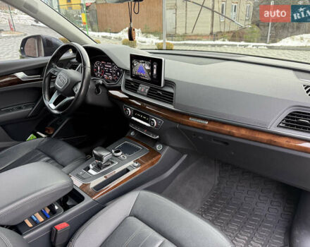 Сірий Ауді Ку 5, об'ємом двигуна 2 л та пробігом 123 тис. км за 26500 $, фото 49 на Automoto.ua