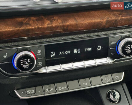 Серый Ауди Ку 5, объемом двигателя 1.98 л и пробегом 223 тыс. км за 21700 $, фото 5 на Automoto.ua