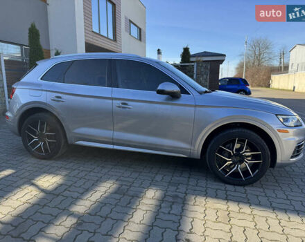 Серый Ауди Ку 5, объемом двигателя 1.98 л и пробегом 206 тыс. км за 23800 $, фото 3 на Automoto.ua