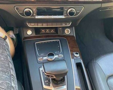 Сірий Ауді Ку 5, об'ємом двигуна 2 л та пробігом 81 тис. км за 18900 $, фото 14 на Automoto.ua