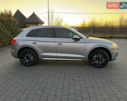 Серый Ауди Ку 5, объемом двигателя 1.98 л и пробегом 206 тыс. км за 23499 $, фото 2 на Automoto.ua