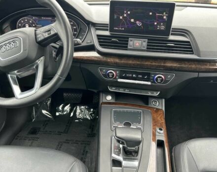 Сірий Ауді Ку 5, об'ємом двигуна 2 л та пробігом 101 тис. км за 11000 $, фото 5 на Automoto.ua