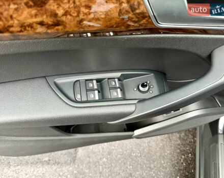 Сірий Ауді Ку 5, об'ємом двигуна 2 л та пробігом 136 тис. км за 24999 $, фото 28 на Automoto.ua