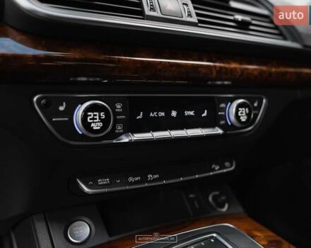 Серый Ауди Ку 5, объемом двигателя 2 л и пробегом 199 тыс. км за 29999 $, фото 43 на Automoto.ua