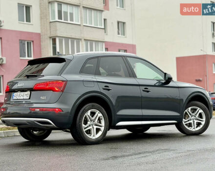 Сірий Ауді Ку 5, об'ємом двигуна 2 л та пробігом 136 тис. км за 24999 $, фото 19 на Automoto.ua