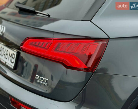 Сірий Ауді Ку 5, об'ємом двигуна 2 л та пробігом 136 тис. км за 24999 $, фото 21 на Automoto.ua