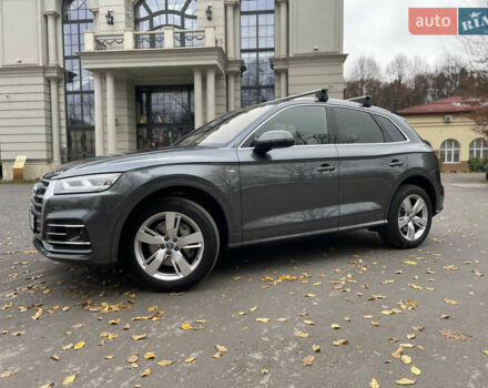 Серый Ауди Ку 5, объемом двигателя 1.97 л и пробегом 125 тыс. км за 35000 $, фото 1 на Automoto.ua