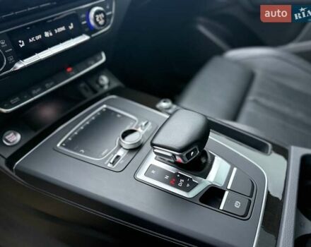 Серый Ауди Ку 5, объемом двигателя 1.98 л и пробегом 143 тыс. км за 26900 $, фото 15 на Automoto.ua