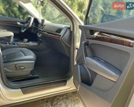 Серый Ауди Ку 5, объемом двигателя 2 л и пробегом 190 тыс. км за 19999 $, фото 12 на Automoto.ua