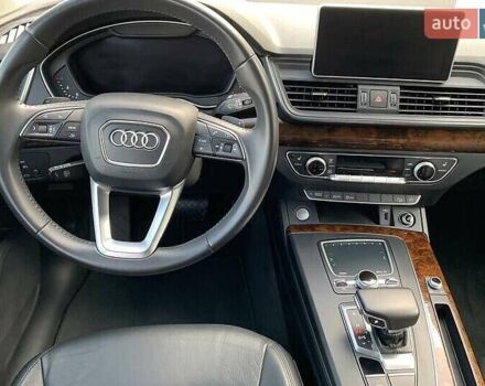 Серый Ауди Ку 5, объемом двигателя 1.98 л и пробегом 97 тыс. км за 27100 $, фото 8 на Automoto.ua