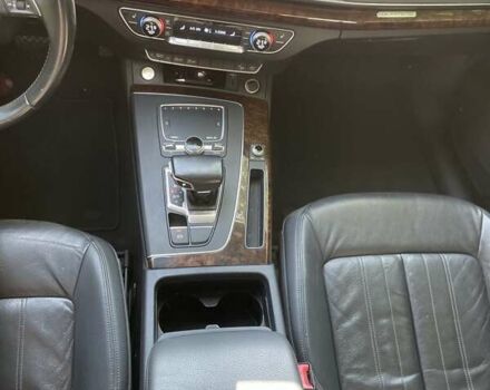 Серый Ауди Ку 5, объемом двигателя 2 л и пробегом 190 тыс. км за 19999 $, фото 16 на Automoto.ua