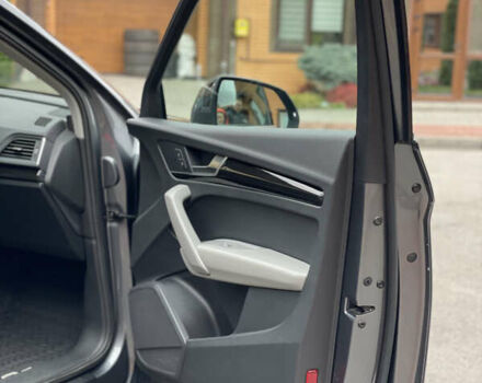 Серый Ауди Ку 5, объемом двигателя 2 л и пробегом 113 тыс. км за 25500 $, фото 23 на Automoto.ua