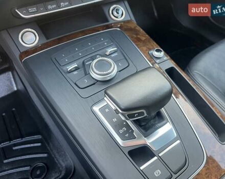 Серый Ауди Ку 5, объемом двигателя 2 л и пробегом 250 тыс. км за 18900 $, фото 25 на Automoto.ua