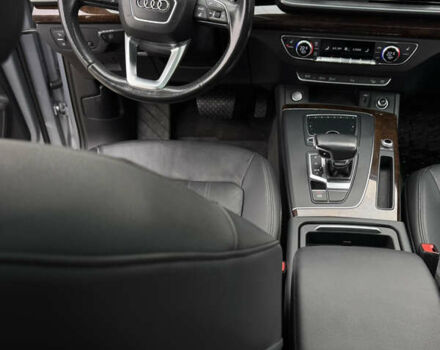 Серый Ауди Ку 5, объемом двигателя 1.98 л и пробегом 84 тыс. км за 29500 $, фото 4 на Automoto.ua