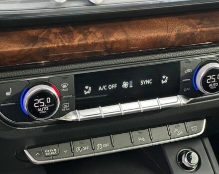 Серый Ауди Ку 5, объемом двигателя 2 л и пробегом 223 тыс. км за 21000 $, фото 11 на Automoto.ua