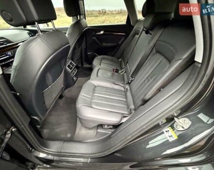 Сірий Ауді Ку 5, об'ємом двигуна 2 л та пробігом 136 тис. км за 24999 $, фото 59 на Automoto.ua