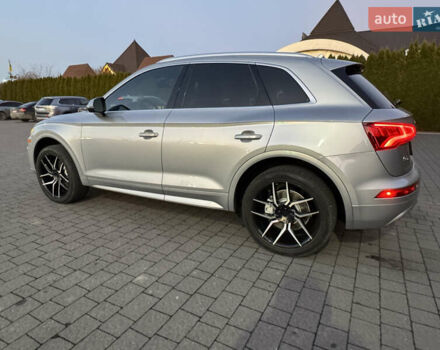 Серый Ауди Ку 5, объемом двигателя 1.98 л и пробегом 206 тыс. км за 23499 $, фото 5 на Automoto.ua