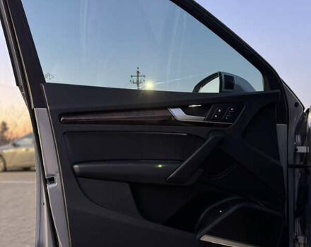 Серый Ауди Ку 5, объемом двигателя 1.98 л и пробегом 206 тыс. км за 23499 $, фото 13 на Automoto.ua