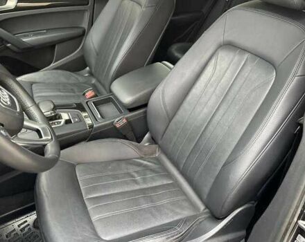 Сірий Ауді Ку 5, об'ємом двигуна 2 л та пробігом 80 тис. км за 19400 $, фото 10 на Automoto.ua