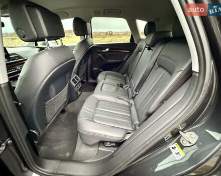 Сірий Ауді Ку 5, об'ємом двигуна 2 л та пробігом 136 тис. км за 24999 $, фото 60 на Automoto.ua