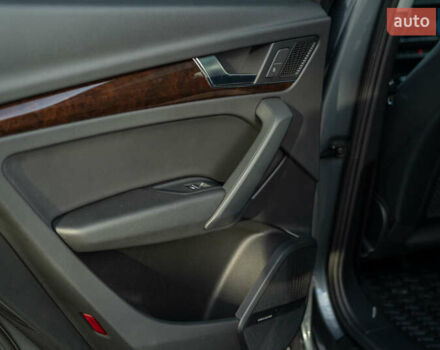 Серый Ауди Ку 5, объемом двигателя 1.98 л и пробегом 127 тыс. км за 27500 $, фото 40 на Automoto.ua