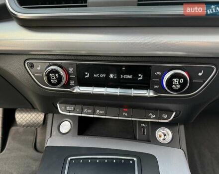 Сірий Ауді Ку 5, об'ємом двигуна 1.98 л та пробігом 129 тис. км за 25000 $, фото 27 на Automoto.ua