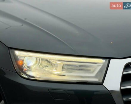 Сірий Ауді Ку 5, об'ємом двигуна 2 л та пробігом 136 тис. км за 24999 $, фото 11 на Automoto.ua