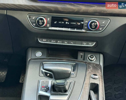 Сірий Ауді Ку 5, об'ємом двигуна 2 л та пробігом 188 тис. км за 24900 $, фото 51 на Automoto.ua