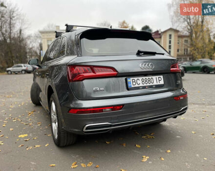 Серый Ауди Ку 5, объемом двигателя 1.97 л и пробегом 125 тыс. км за 35000 $, фото 4 на Automoto.ua