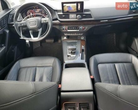 Серый Ауди Ку 5, объемом двигателя 1.98 л и пробегом 168 тыс. км за 18600 $, фото 7 на Automoto.ua