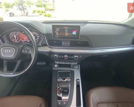 Сірий Ауді Ку 5, об'ємом двигуна 2 л та пробігом 156 тис. км за 31750 $, фото 14 на Automoto.ua