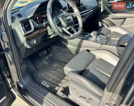 Серый Ауди Ку 5, объемом двигателя 1.98 л и пробегом 85 тыс. км за 27500 $, фото 2 на Automoto.ua